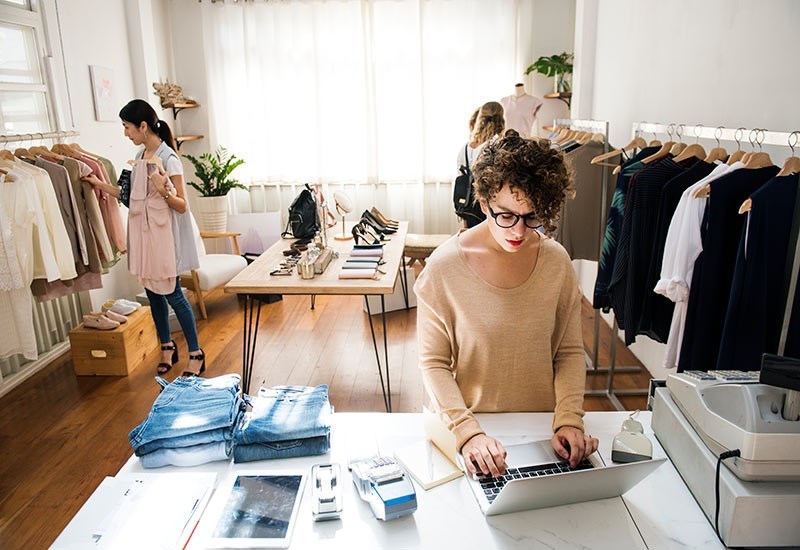 Cách kinh doanh quần áo online cho người mới bắt đầu